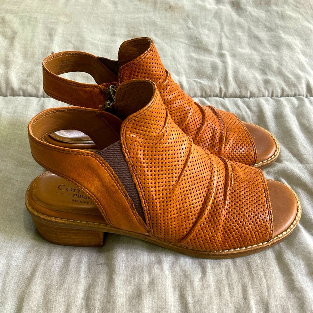 Comfortiva Tan Sandals 7 M